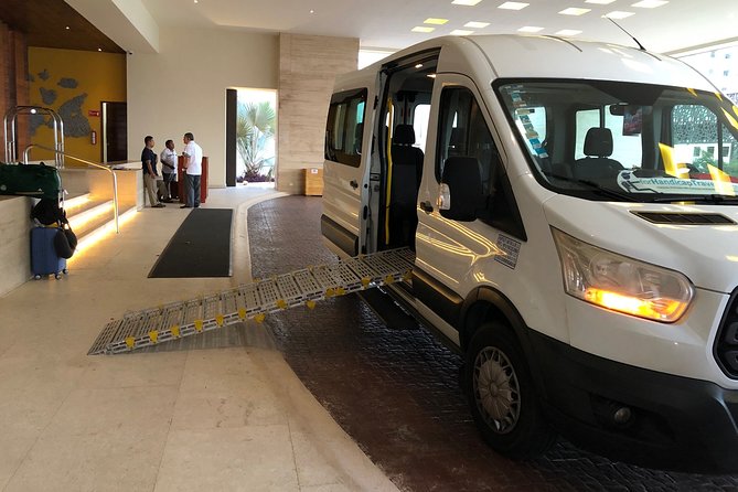 Transporte Aeropuerto a Hotel en Cancún, privado ida y vuelta - Why a private Cancun Airport transfer beats taxis and buses
