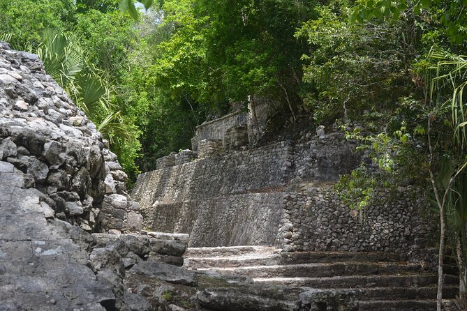 TULUM 4x1 : Archaeological Site, Cenote, 5th Avenue and lunch - Lunch buffet: included, regional, and usually good timing trouble