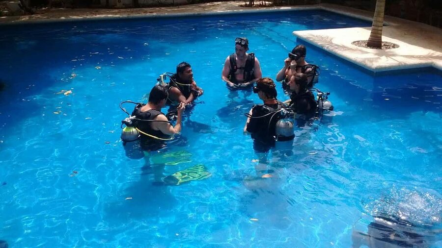 Underwater Museum Musa : SCUBA DIVING FOR BEGINNERS - Price and value: what your $142 includes, and what might cost extra