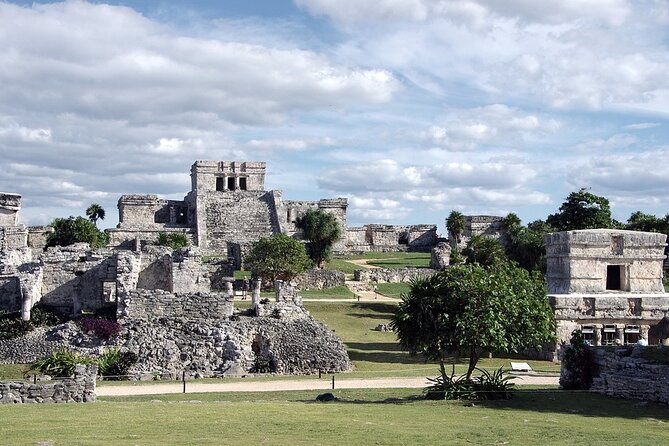 VIP Complete Tour to Tulum, Coba, Cenote and Playa del Carmen - Price and fees: what to budget in pesos