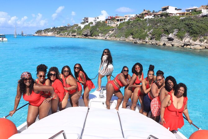 Yacht 48ft Rental in Cancun for up to 15 people - Onboard Comforts: Crew, Waters, and the Stuff You Actually Get