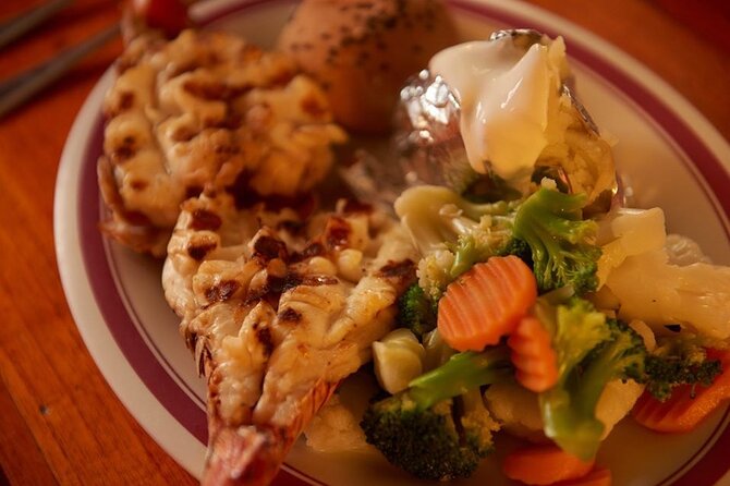 Your Romantic Dinner in Cancun, includes national open bar and live music - Who this Cancun dinner cruise is best for